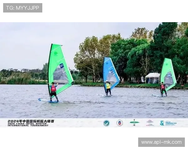 元荡湖水域条件升级 帆板大师赛新航线提升赛事观赏性 元荡湖水域条件升级 帆板大师赛新航线提升赛事观赏性
